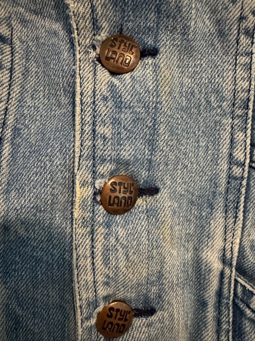Sleeveless Denim Button-Front Vest in Faded Blue - Picture 4 of 4
